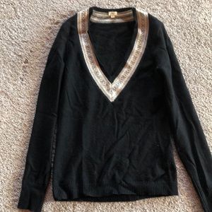 Women’s V-neck 100% lambs wool sweater